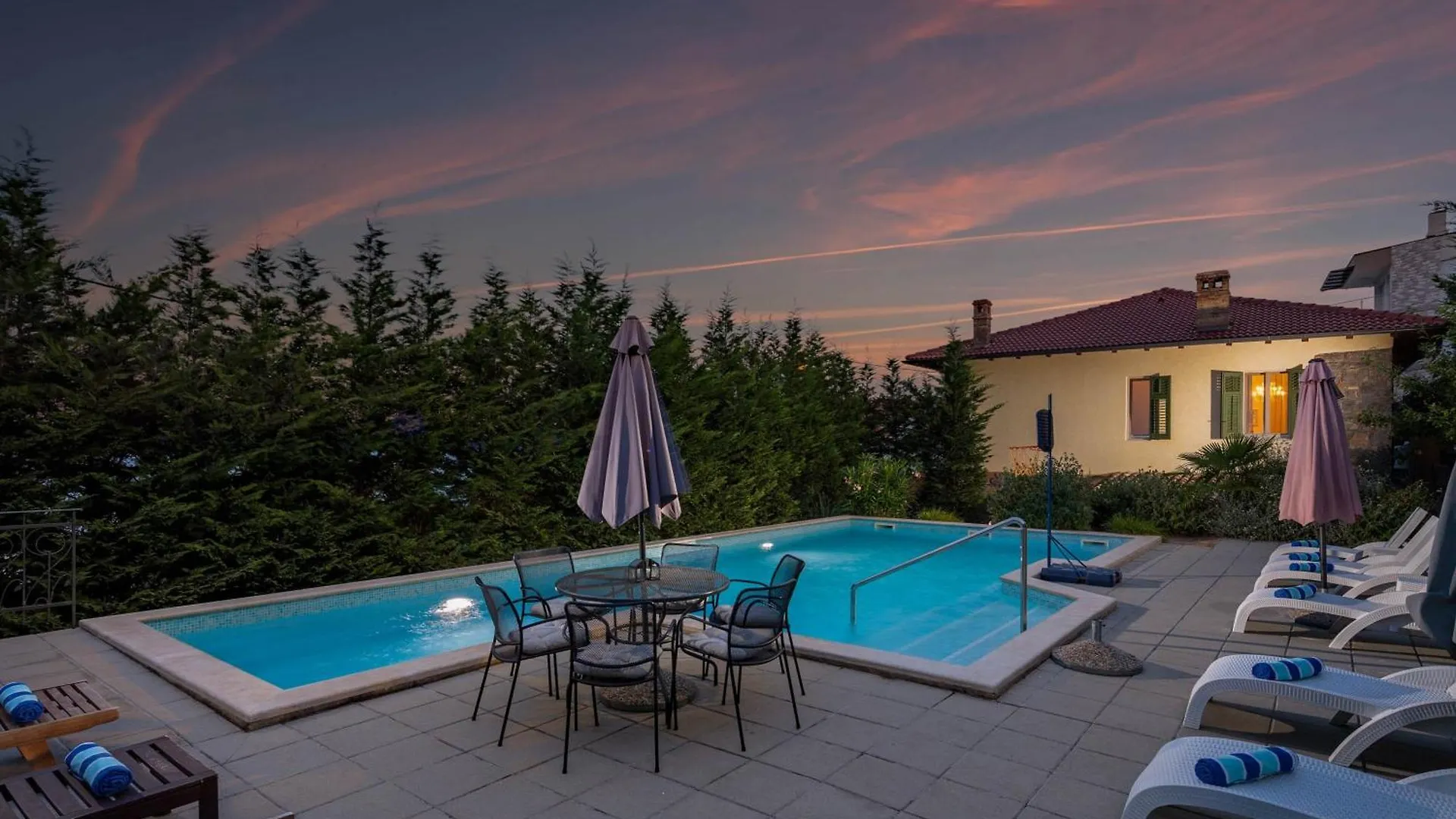 Villa Okra With Pool - Happy Rentals Icici