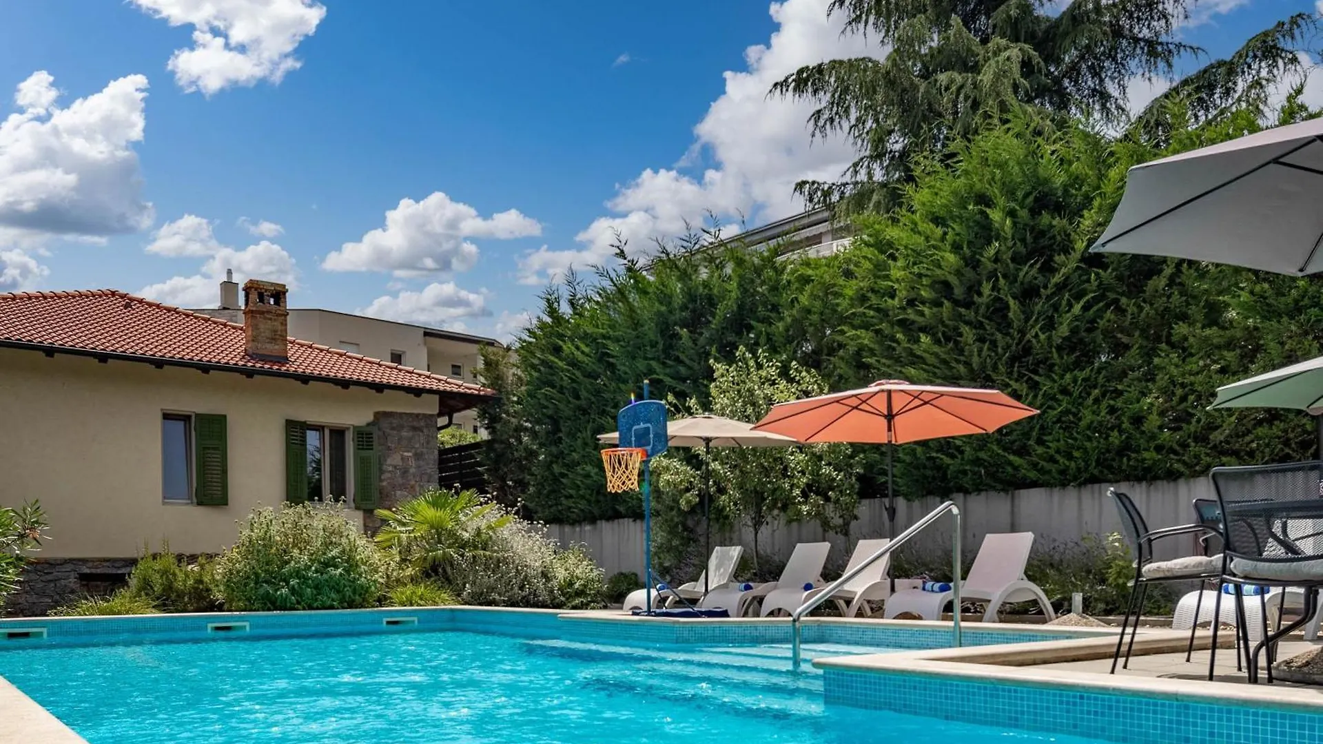 Villa Okra With Pool - Happy Rentals Icici 0*,  Croatia