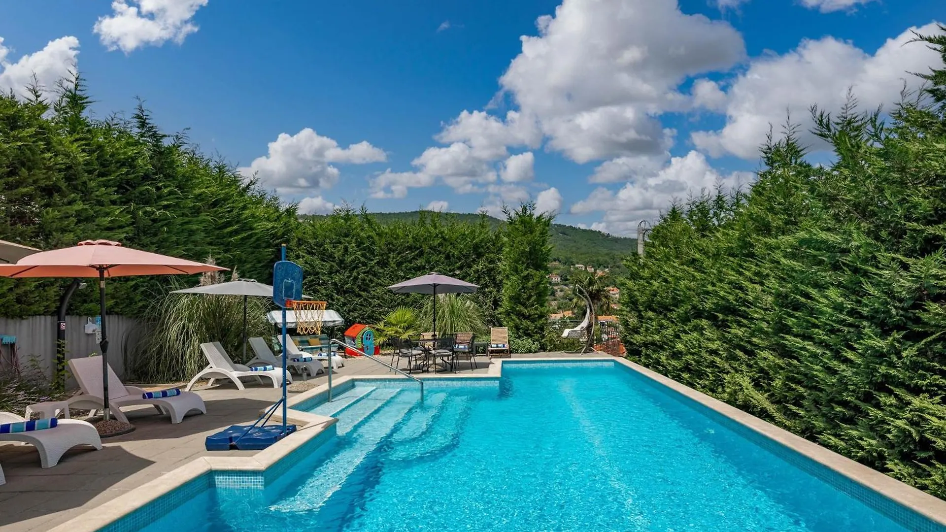 Villa Okra With Pool - Happy Rentals contacts